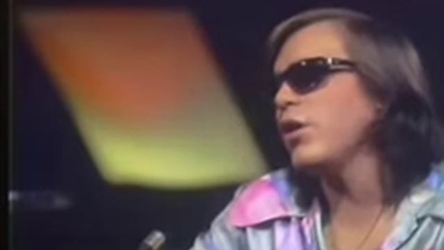 Jose Feliciano - She Came In Through the Bathroom Window смотреть онлайн