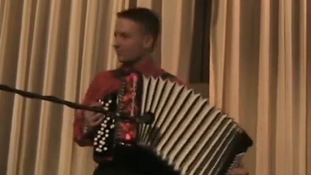 Brian Hubrich - Yan Tiersen's 'La Noyee' смотреть онлайн