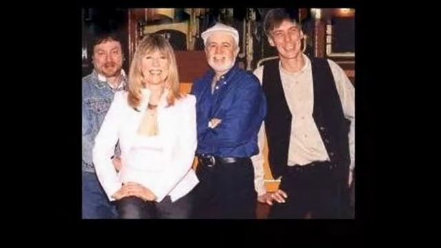 White Christmas - Middle Of The Road featuring Sally Carr смотреть онлайн