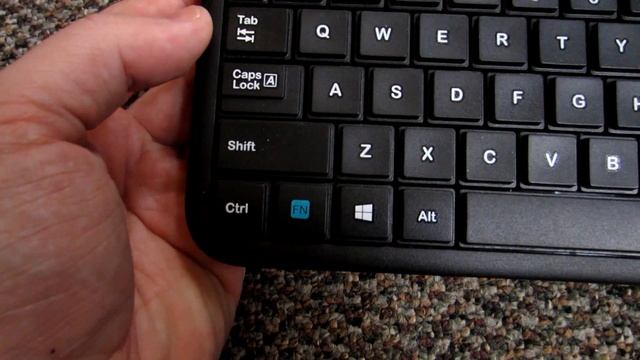 Logitech K400r Review смотреть онлайн