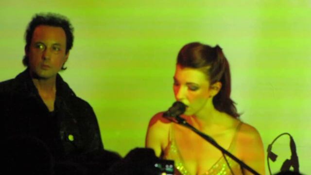 CHRYSTA BELL - Right Down To You (FULL HD) смотреть онлайн