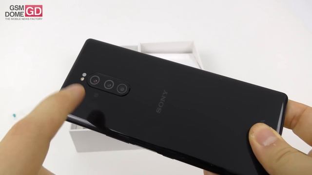 Sony Xperia 1 Unboxing (21:9 4K HDR OLED Flagship, With Triple Camera) смотреть онлайн