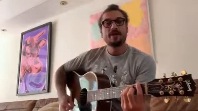 Osvaldo saluta Sebastian Frey e canta "Coi capelli di Frey" смотреть онлайн