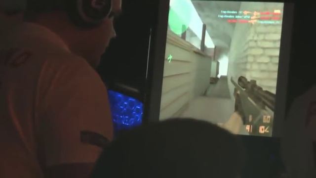 WCG 2010: Frag eXecutors vs compLexity смотреть онлайн