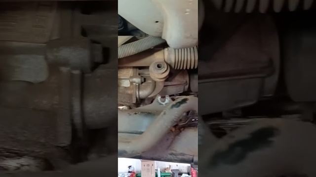 2004 Cadillac Deville Oil Pan replacement tips and tricks to avoid transmission removal. смотреть онлайн