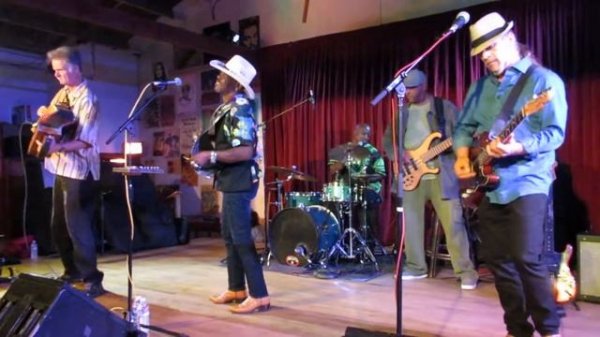 Motordude Zydeco - Let Me Pass Through Your Window