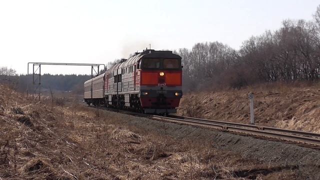 2ТЭ116К-1223 с пригородным поездом Алапаевск - Предтурье и с приветливой бригадой смотреть онлайн