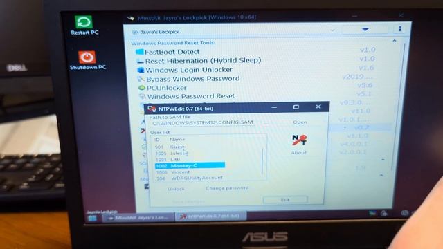 How to break or reset a windows password using MediCatUSB смотреть онлайн