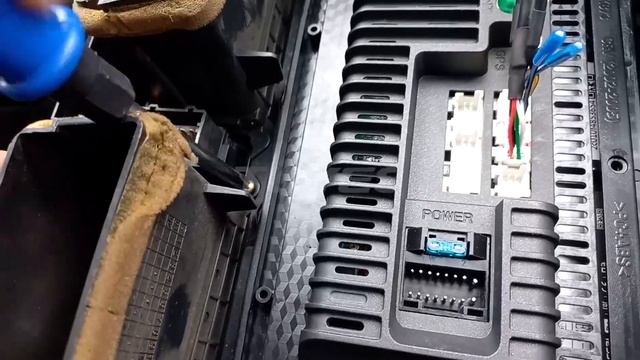 Установка магнитолы TEYES на Honda CR-V 2 CRV 2001-2006 смотреть онлайн