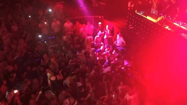 MK at Ministry Of Sound Eden Ibiza 2013 playing Look Right Through (MK Dub III) смотреть онлайн