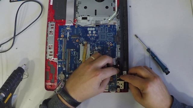 Dell Inspiron 5558 Dc jack Replacement смотреть онлайн