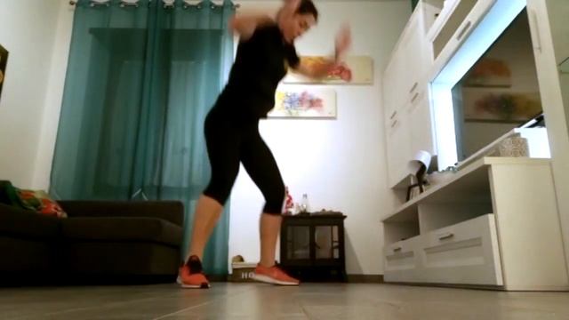 FITNESS - Alessandra VISCONTI - Lezione 1 di #IOMIRINFORZO - POWERED by ITALIANA FITNESS смотреть онлайн