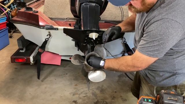 How To Install a Propeller & Hub Kit on a MERCURY Outboard смотреть онлайн