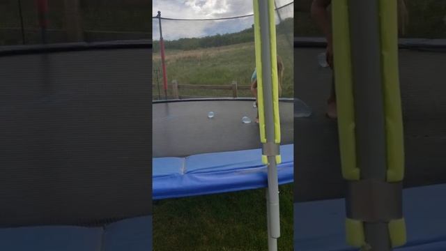Trampoline Games! Show N Tell Tuesday, part 1 смотреть онлайн