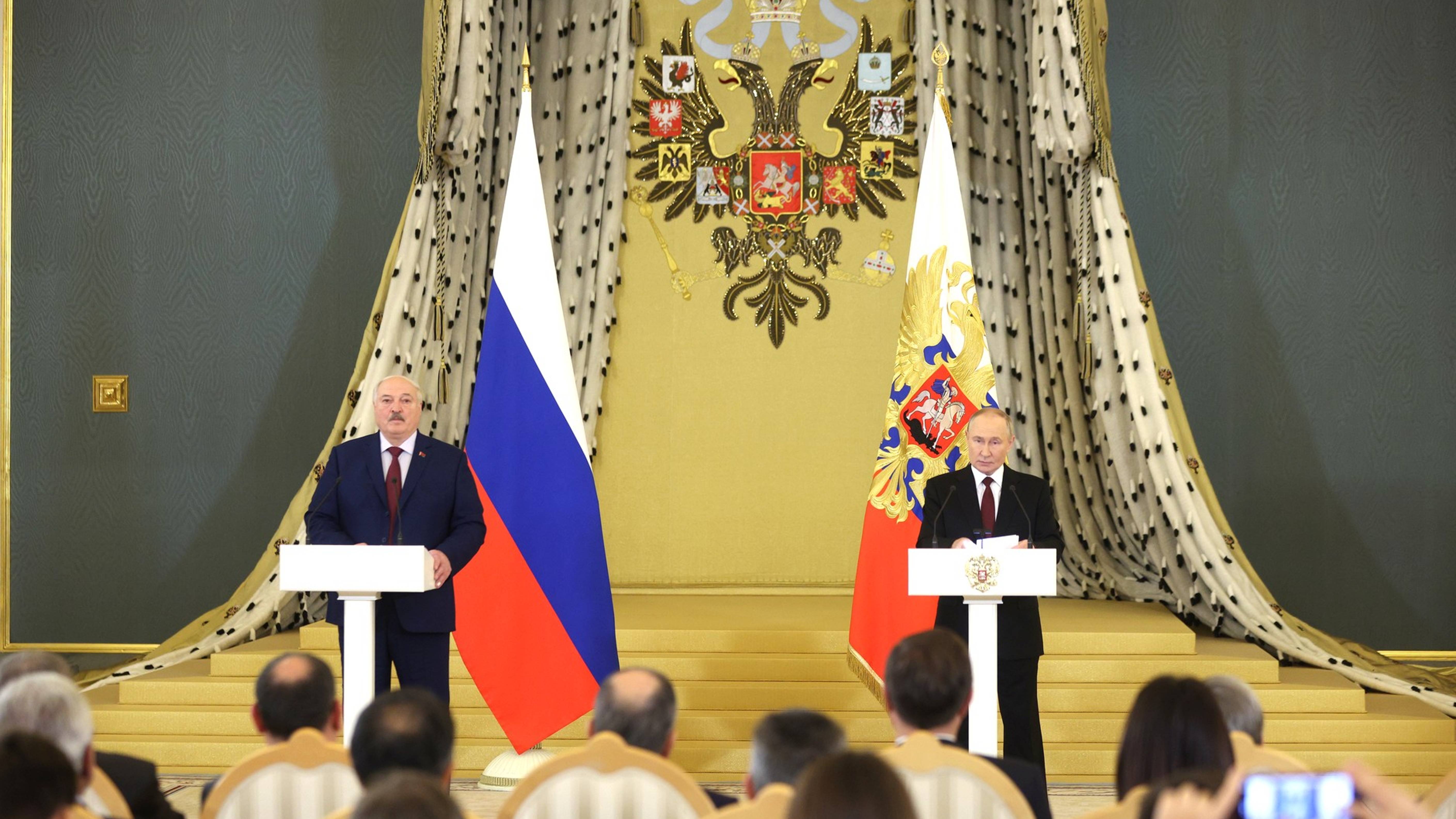 Вручение ордена Святого апостола Андрея Первозванного Президенту Белоруссии Александру Лукашенко смотреть онлайн