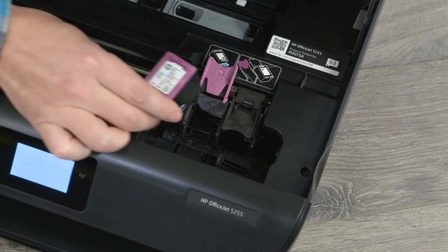 Instalar cartuchos en impresoras de las series HP OfficeJet 5200 y ENVY 5000, 6200, 7100 y 7800 | H смотреть онлайн