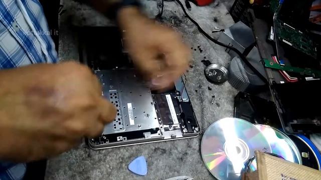 Disassembly Asus x205ta Laptop and keyboard replace смотреть онлайн