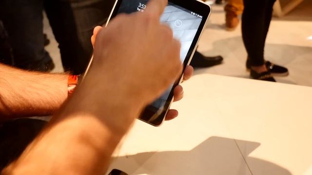 Nokia N1 Tablet Hands On [4K English] смотреть онлайн