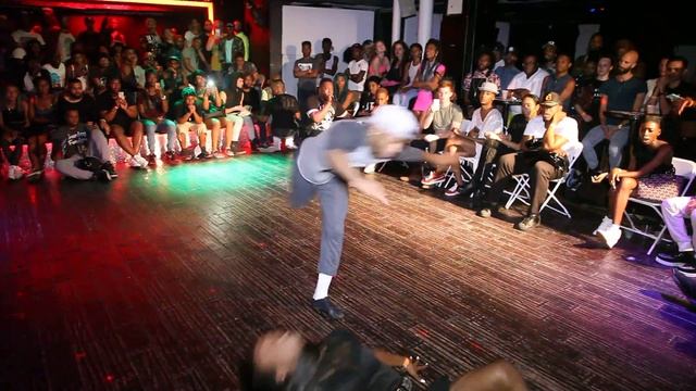 MAKAYLA VS KASSANDRA @ VOGUE NIGHTS 8/31/15 смотреть онлайн
