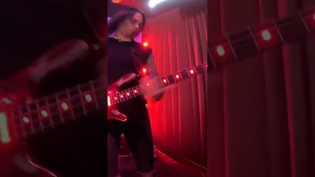 Человек в красном смотреть онлайн