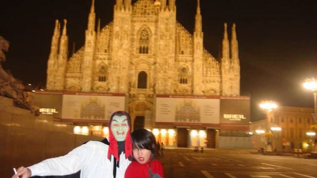 HALLOWEEN IN MILANO смотреть онлайн