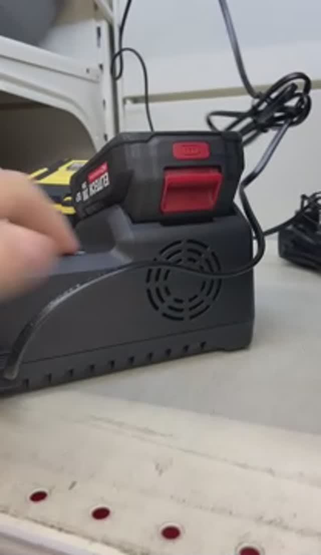 Крутая быстрая зарядка у нового инструмента ELITECH HD. 35 минут и готово! смотреть онлайн