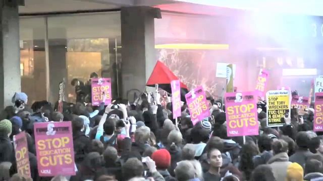 Protesters smashing windows at 30 Millbank during Student Rally, Window 2 смотреть онлайн