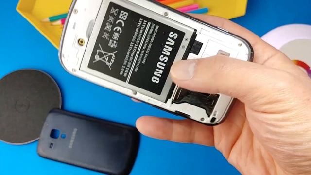 Uratuj zalany telefon! смотреть онлайн