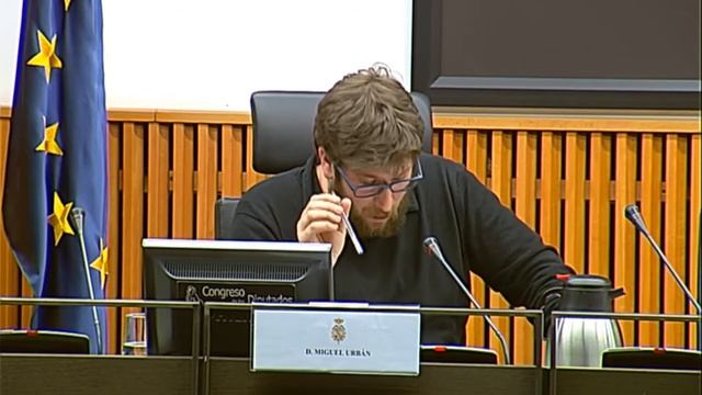 MIGUEL URBÁN (Podemos) - 'El negocio del RESCATE' смотреть онлайн