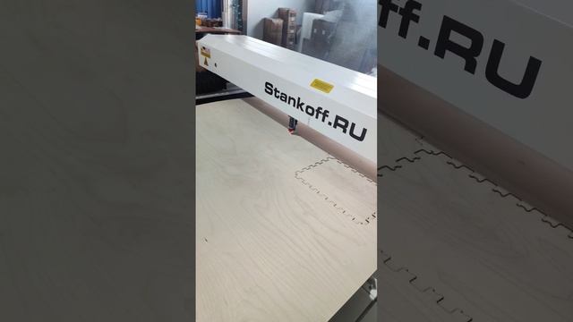 Пусконаладка лазерно-гравировального станка по дереву с ЧПУ LM 1625 PRO OPEN 180W в Чехове смотреть онлайн