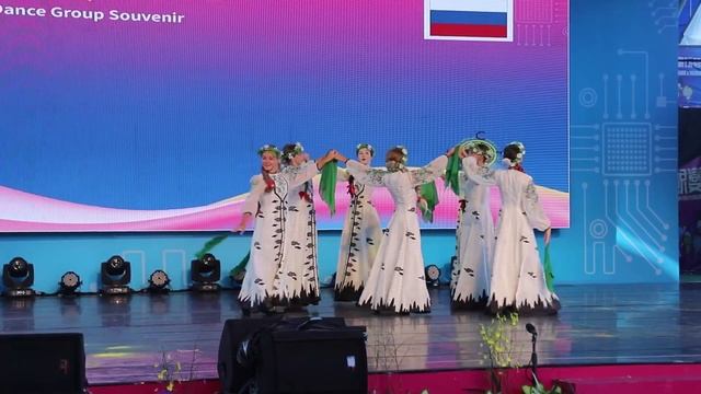 Хоровод "Во поле березка стояла" смотреть онлайн