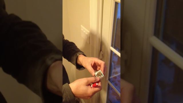 How to Change the Battery on a Honeywell 5814 Window/Door Sensor смотреть онлайн