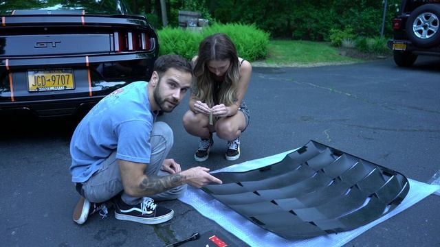HOW TO INSTALL REAR WINDOW LOUVERS ON MUSTANG GT 2015-2019 - MP CONCEPTS - MR. & MS. STANG смотреть онлайн