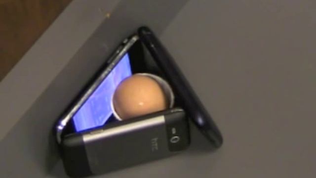 The Fried Egg - How 4 Students Cooked an Egg with Cell Phones смотреть онлайн