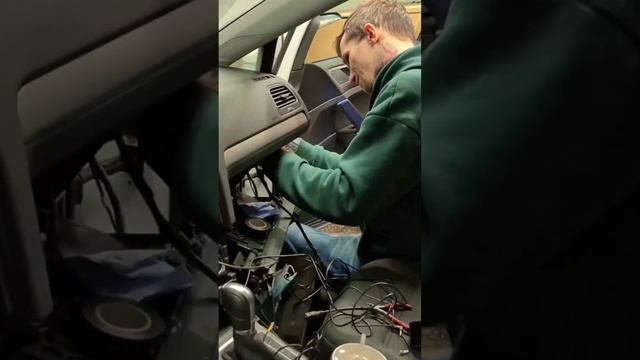 Владельцы #volkswagen #golf 7 теперь у вас есть гайд по установке #teyes cc3 в ваш автомобиль) смотреть онлайн