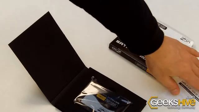 OCZ Vertex Series SATA II 2.5" SSD - Unboxing by www.geekshive.com смотреть онлайн