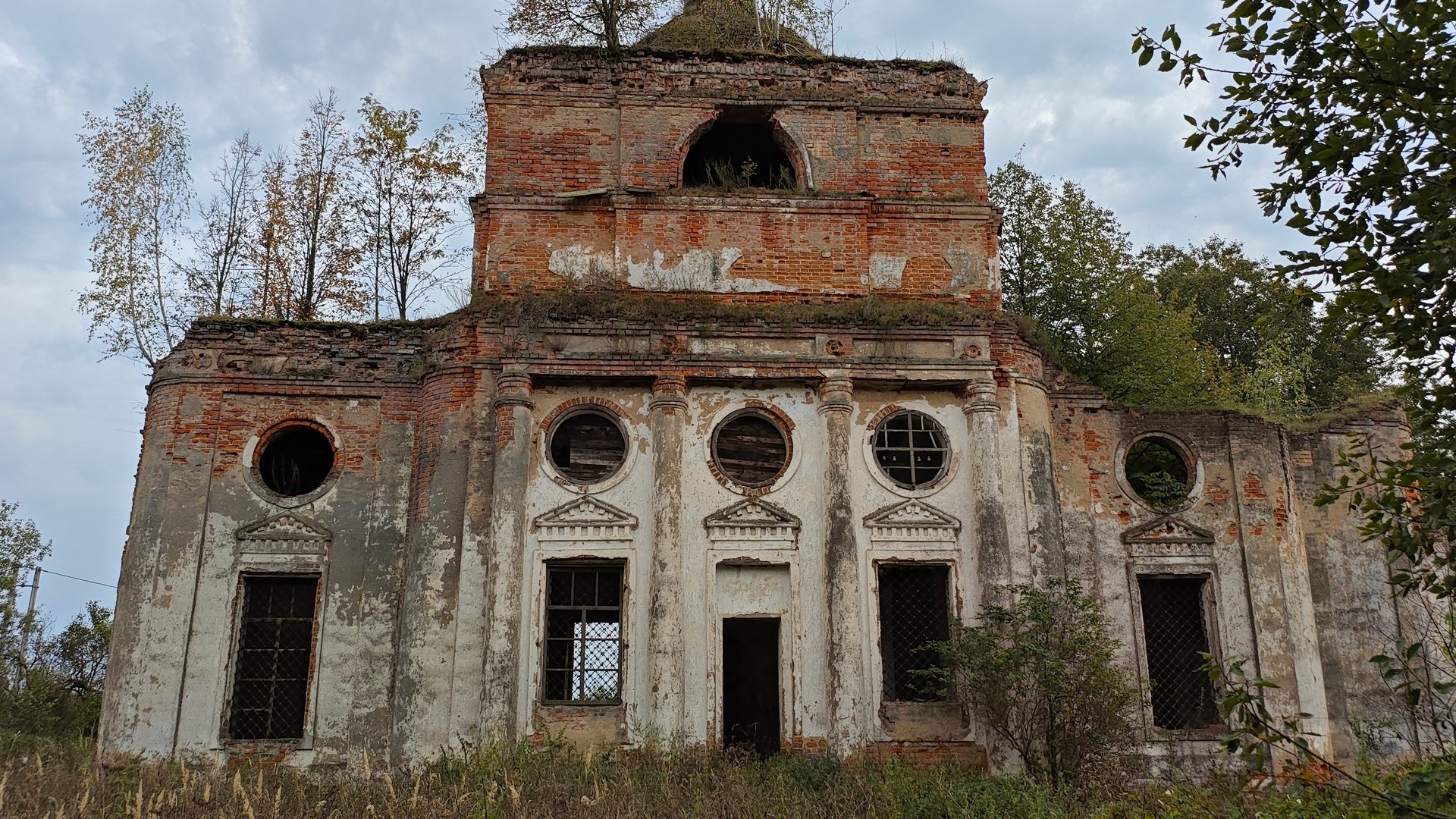 На двух ИЖах к заброшенной церкви, 1791. смотреть онлайн