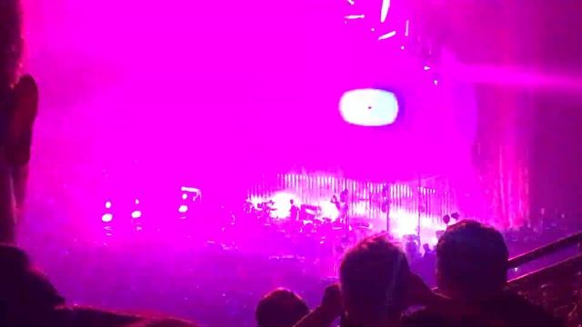 Radiohead - Paranoid Android (Live 7-23-18 from the Schottenstein Center, Columbus, Ohio) смотреть онлайн