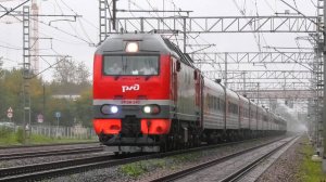 ЭП2К-240 со скорым поездом Москва - Петрозаводск и прицепными вагонами Москва - Парк Рускеала