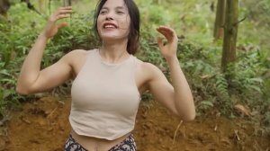 Красивая ДЕВУШКА в ТРОПИЧЕСКОМ ЛЕСУ | ВЫЖИВАНИЕ В ОДИНОЧНОМ КЕМПИНГЕ | Расслабляющий АСМР #14