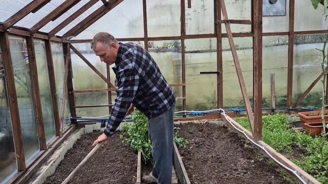 Дача в октябре.Убираем все. Готовим теплицу к новому УРОЖАЮ Сею сидераты смотреть онлайн