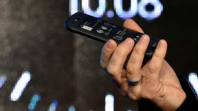 YotaPhone 2: An Android Smartphone With Two Displays - Dual Touch-Screened YotaPhone 2 Announced смотреть онлайн