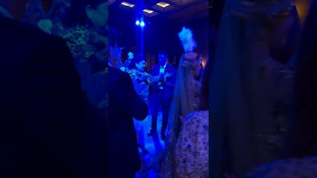 Dilfuza Ismoilova to'yda yaxshi kayfiyat ulashish uchun xizmatda #dilfuza_ismoilova #nikohtoy смотреть онлайн