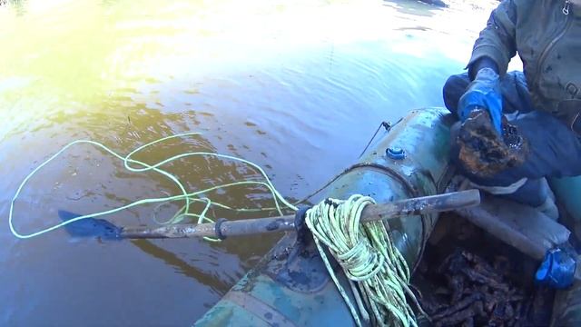 МЕТАЛЛ САМ ЗАПРЫГИВАЕТ В ЛОДКУ!!! ФАНТАСТИКА!!! смотреть онлайн