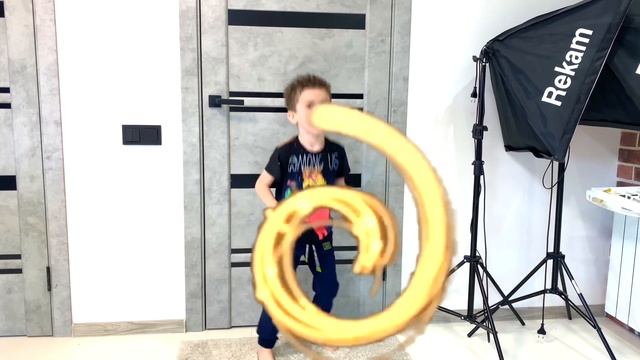 Пол это ЛАВА со СТИКЕРСАМИ Roblox Челлендж * Мама придумала новую игру * Romariki Play