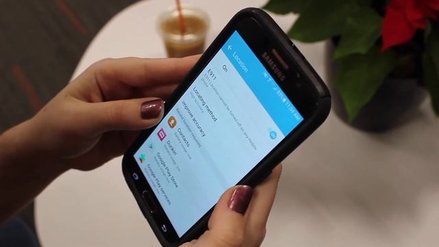 How to Turn on Location Services on the Dunkin' Donuts App смотреть онлайн