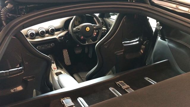 F12 Berlinetta: Nero with Nero Leather смотреть онлайн