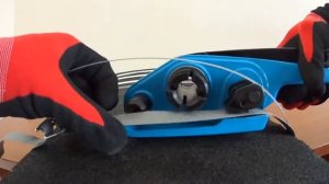 Обвязка стреппинг лентой при помощи натяжителя с использованием пряжки.