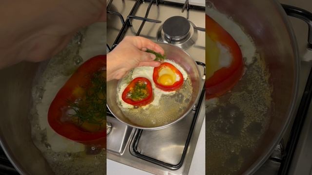 ЯИЧНИЦА В СЛАДКОМ ПЕРЦЕ смотреть онлайн