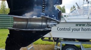 Наглядная демонстрация как застряет гребной вал редуктора Меркури 50 EFI после удара о камень.